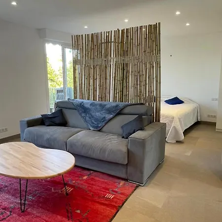 Le Cedre Magnifique A 戛纳