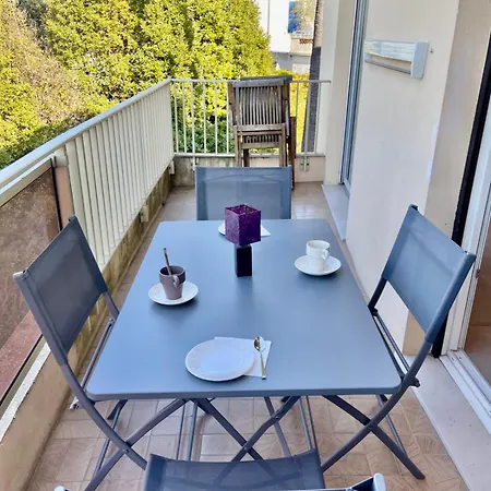 Le Cedre Magnifique A *